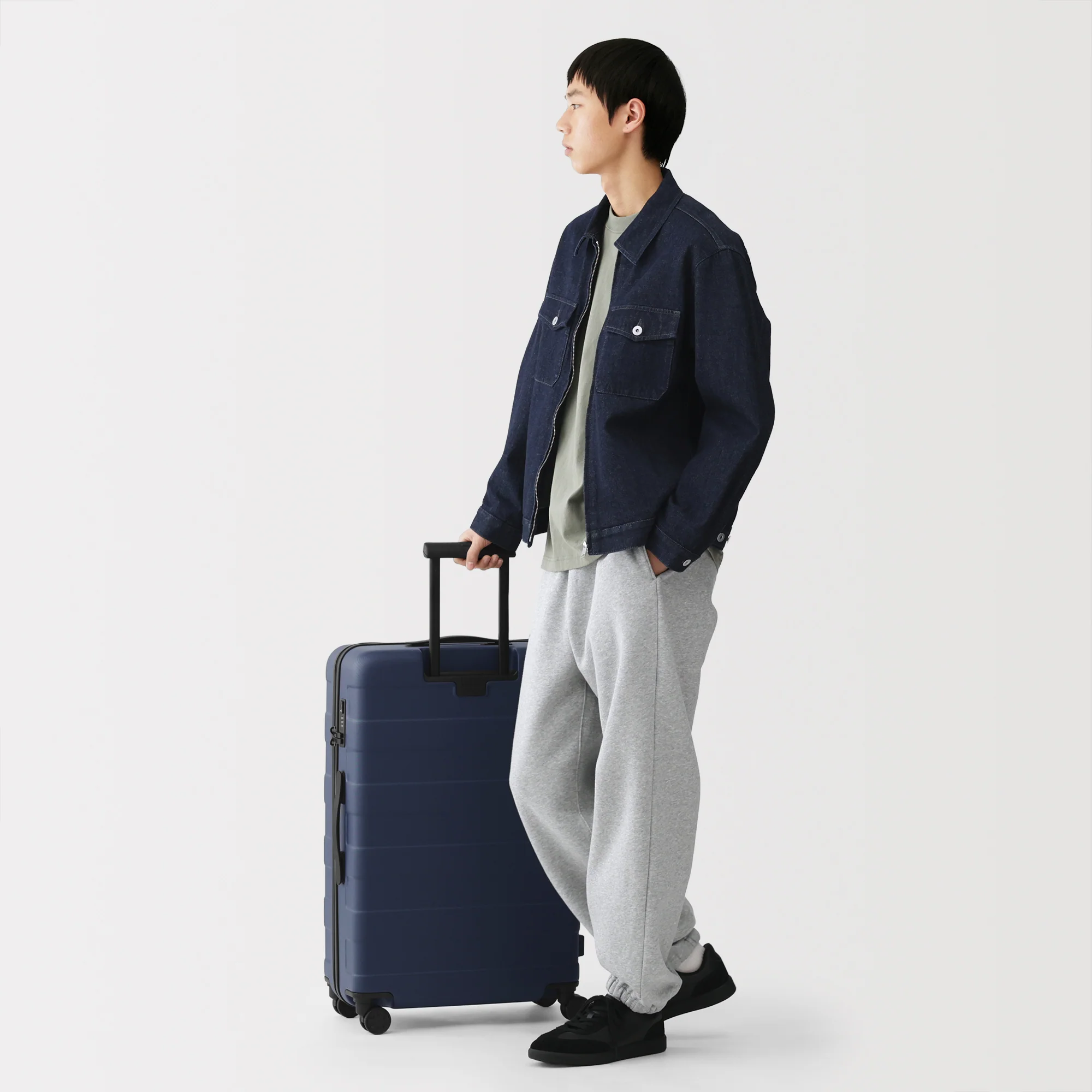 Hard Shell Suitcase 75L | Check-In - Image 57
