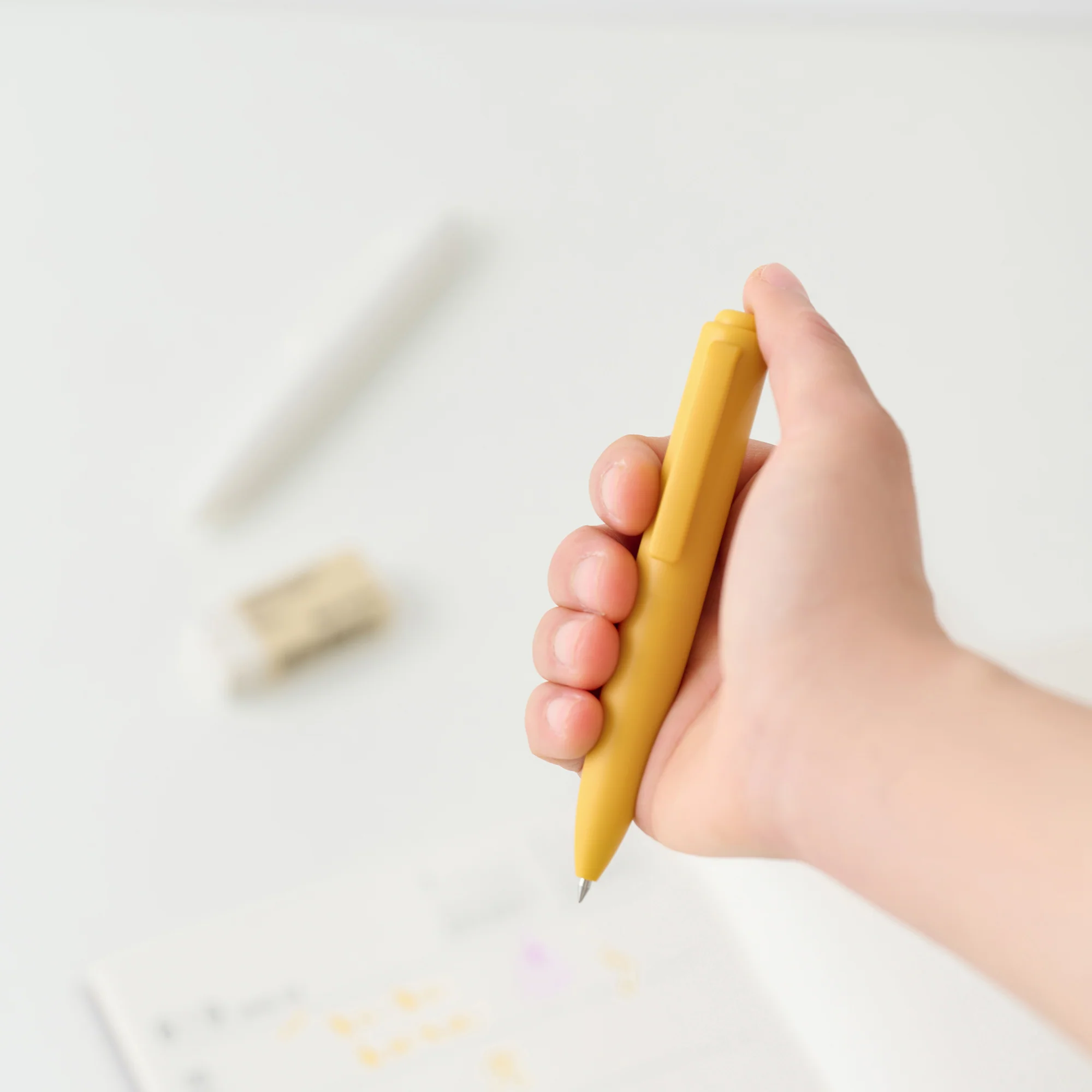 Compact Gel Ink Ballpoint Pen Knock Type 0.5 mm - Brown - Image 9