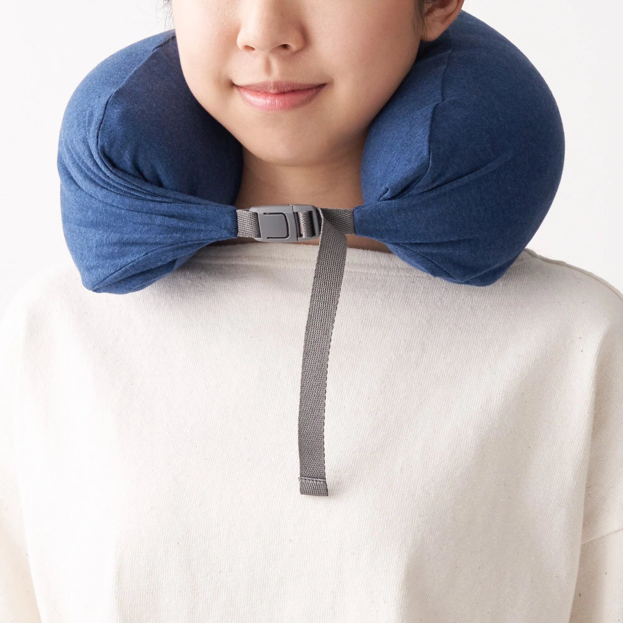Fitting Neck Cushion - Image 10