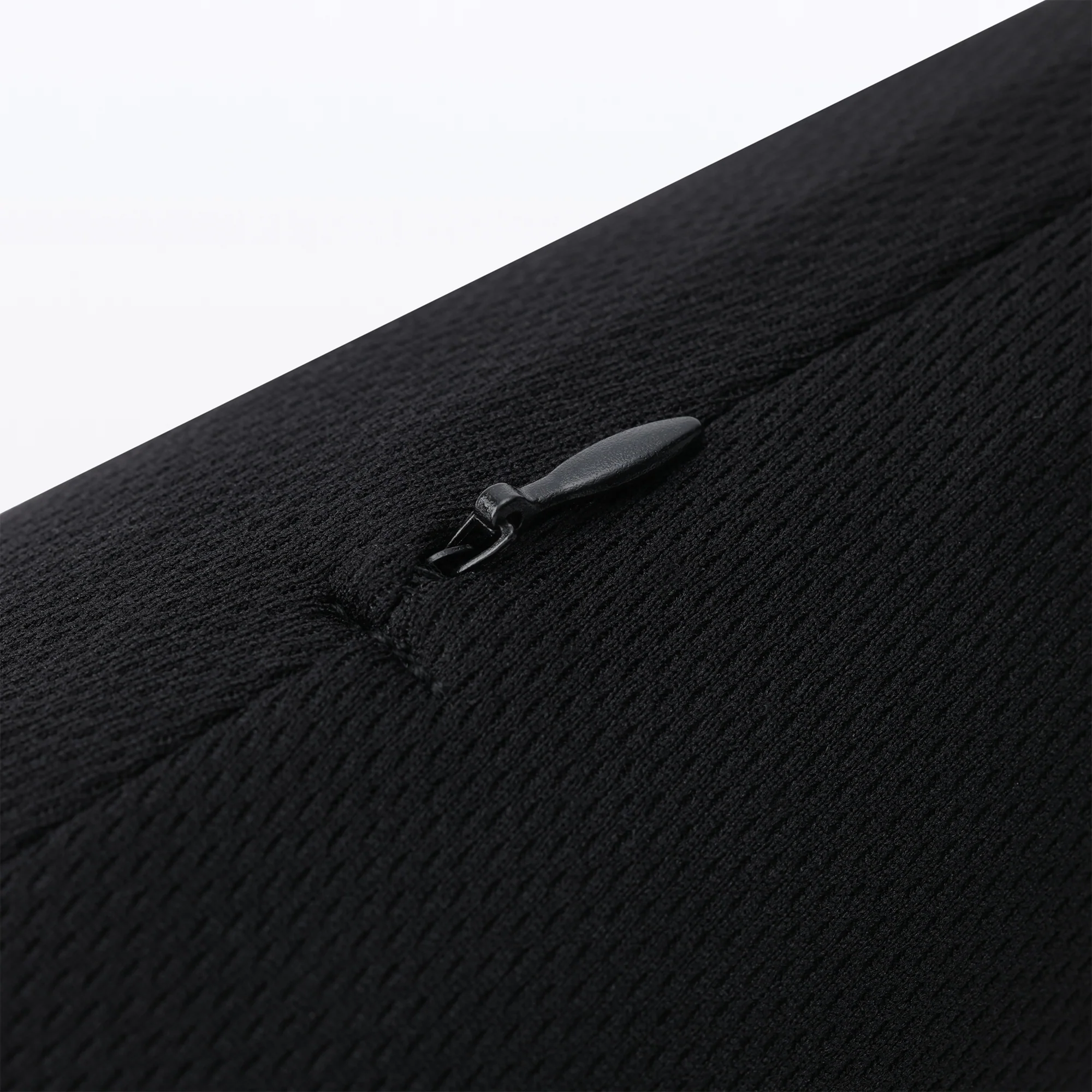 Fitting Neck Cushion Curved - Black - Image 5