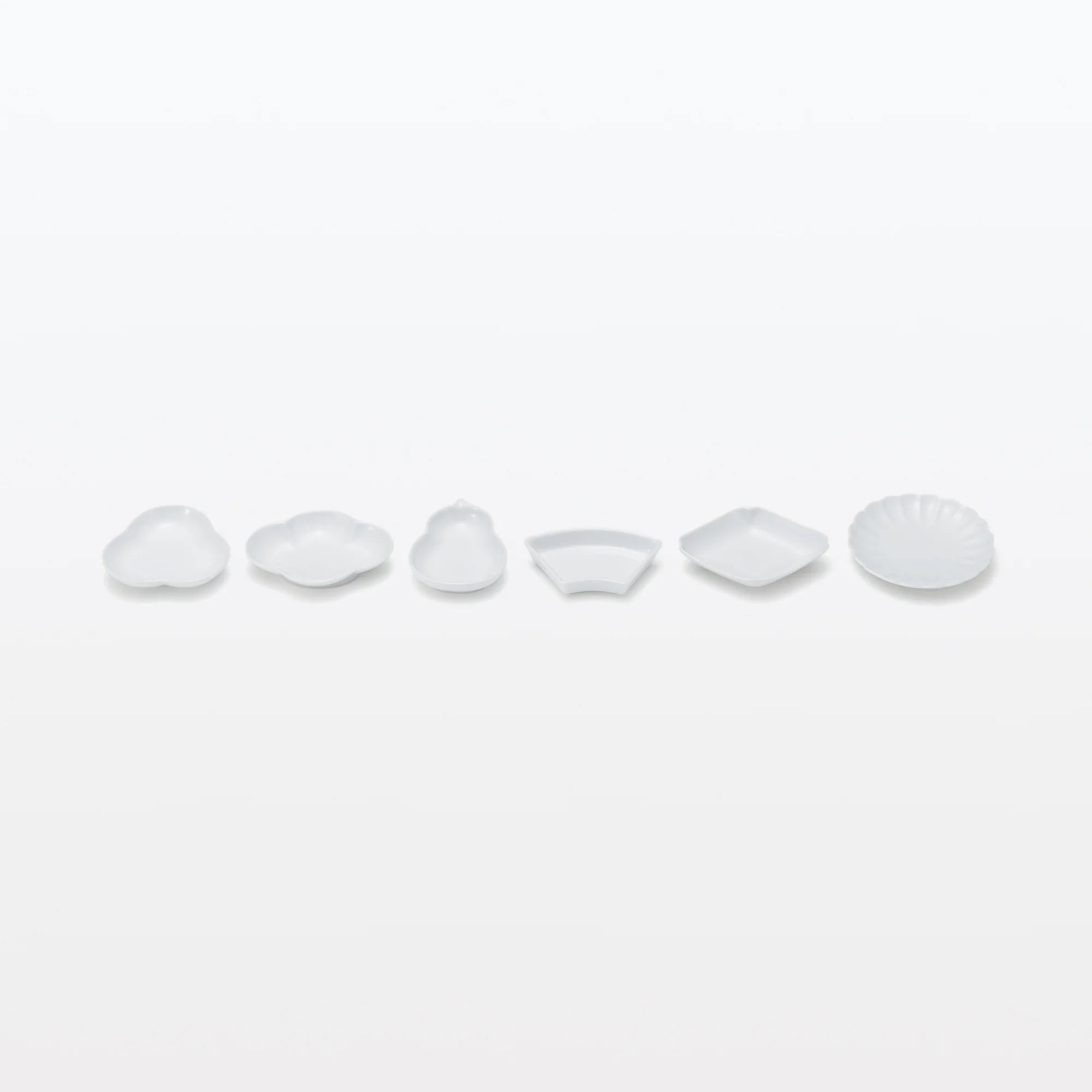 Hasami Ware Lucky Small Plate - Flowering Quince - White - Image 7