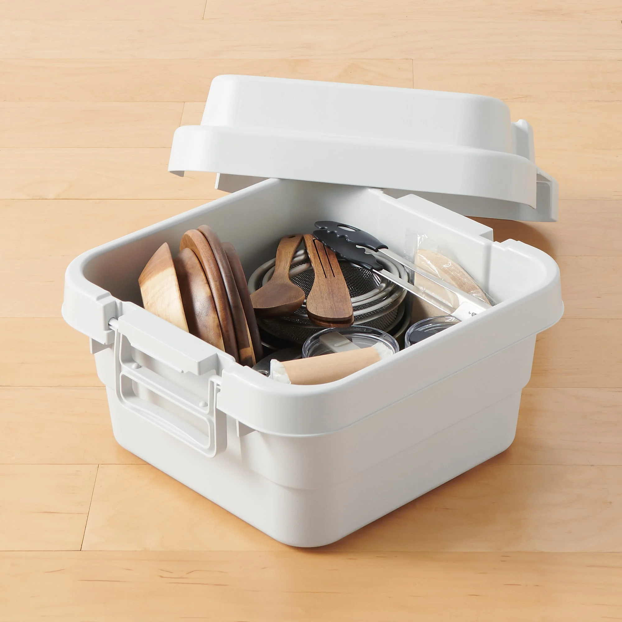 Heavy Duty Polypropylene Shallow Storage Box - Small (18 L) - Image 14