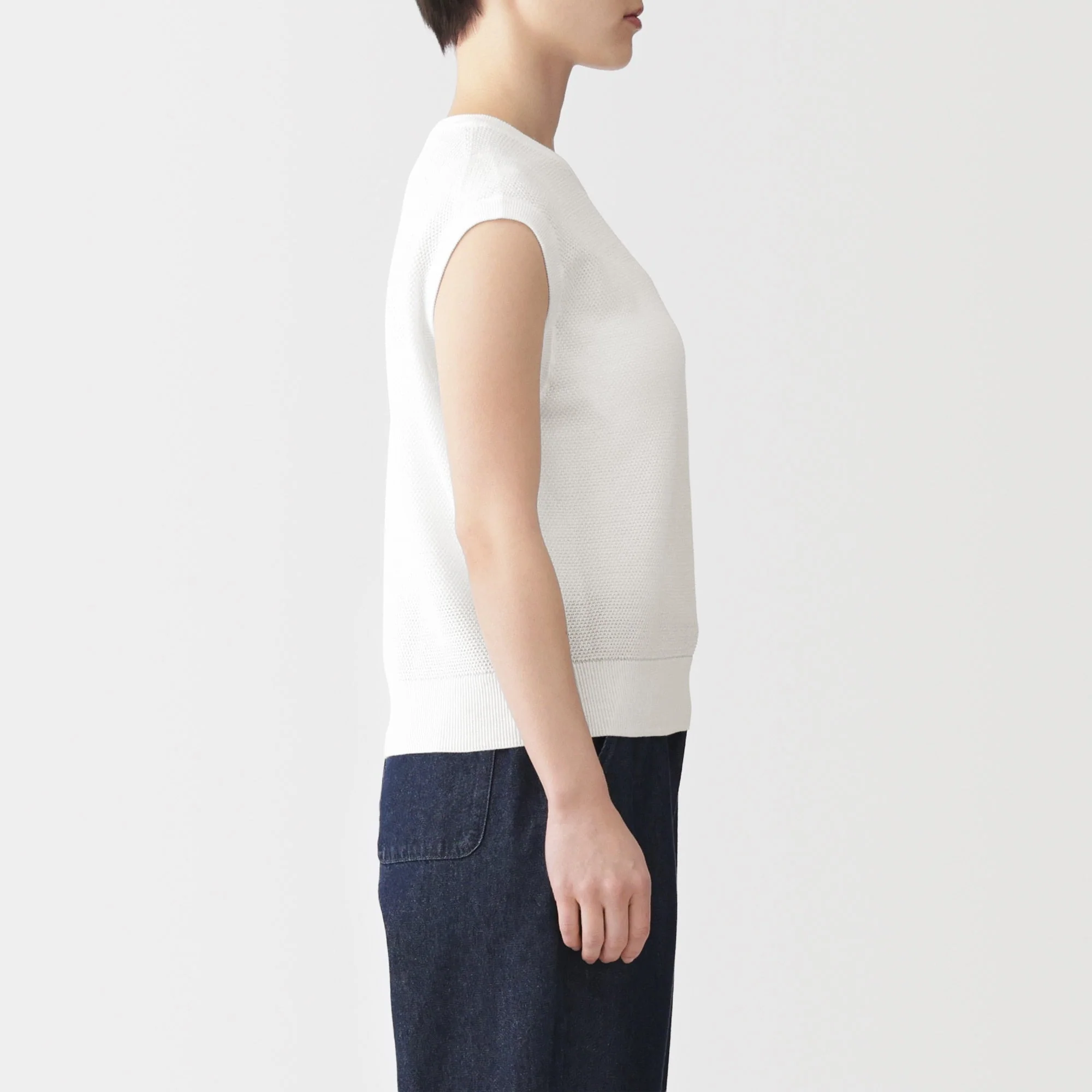 High-Twist Cotton Sleeveless Sweater - Image 26