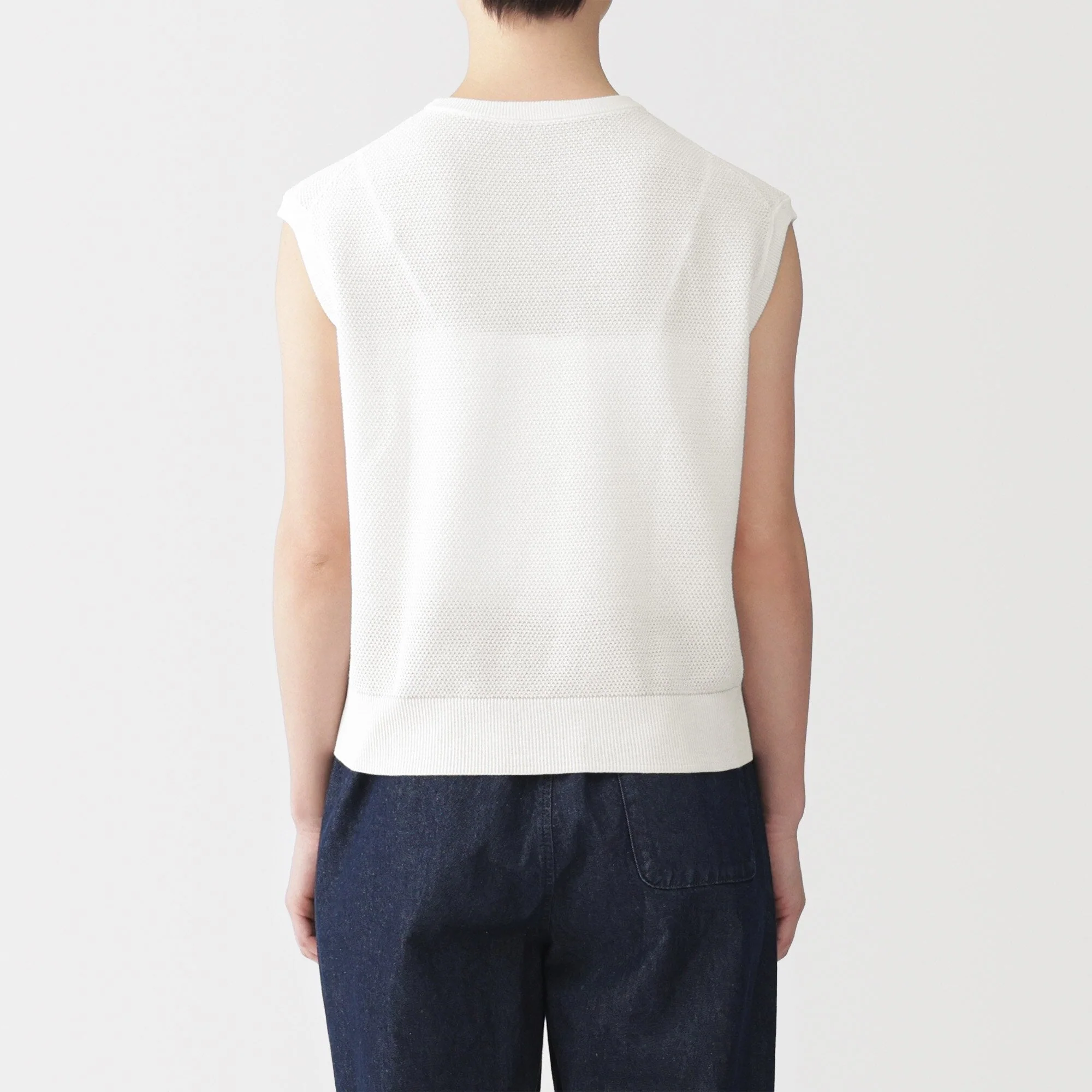 High-Twist Cotton Sleeveless Sweater - Image 6