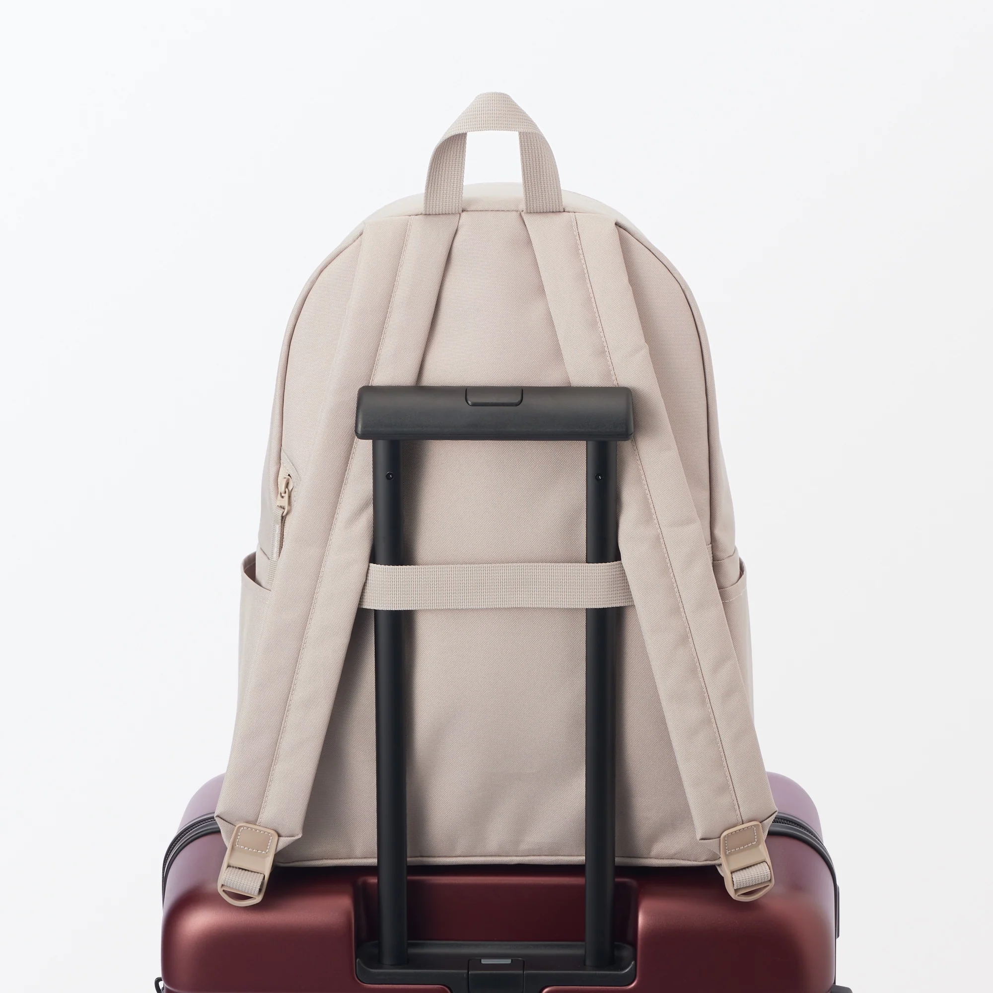 Less Tiring Water Repellent Backpack - Image 15