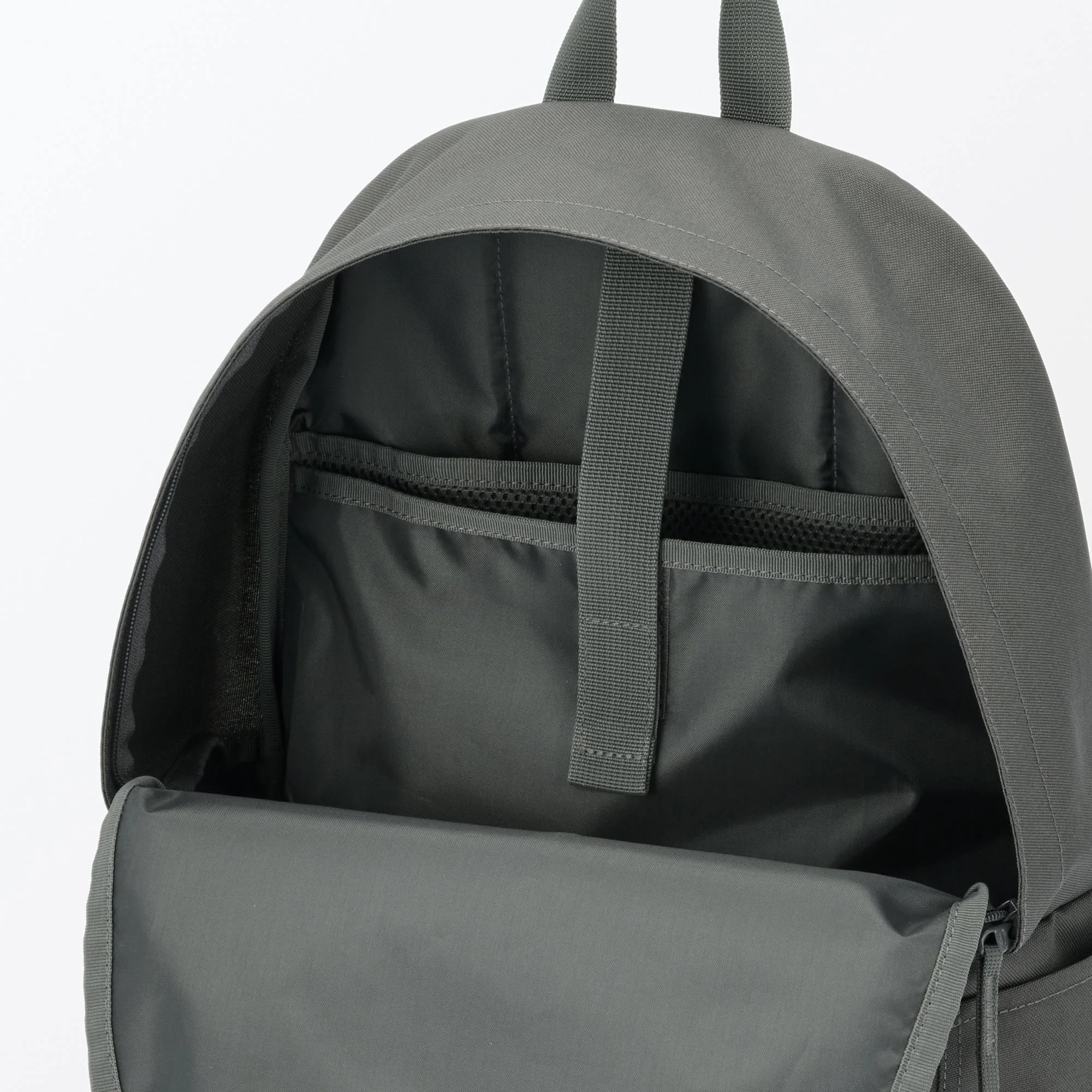 Less Tiring Water Repellent Backpack - Image 20