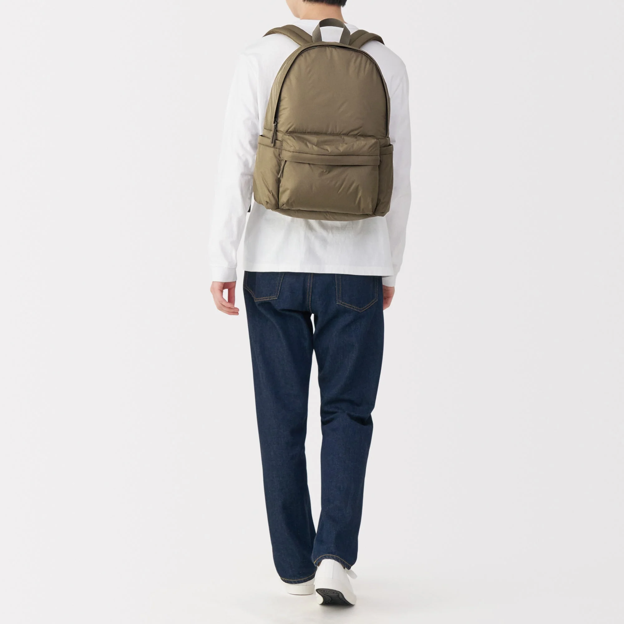 Less Tiring Water Repellent Backpack - Image 4