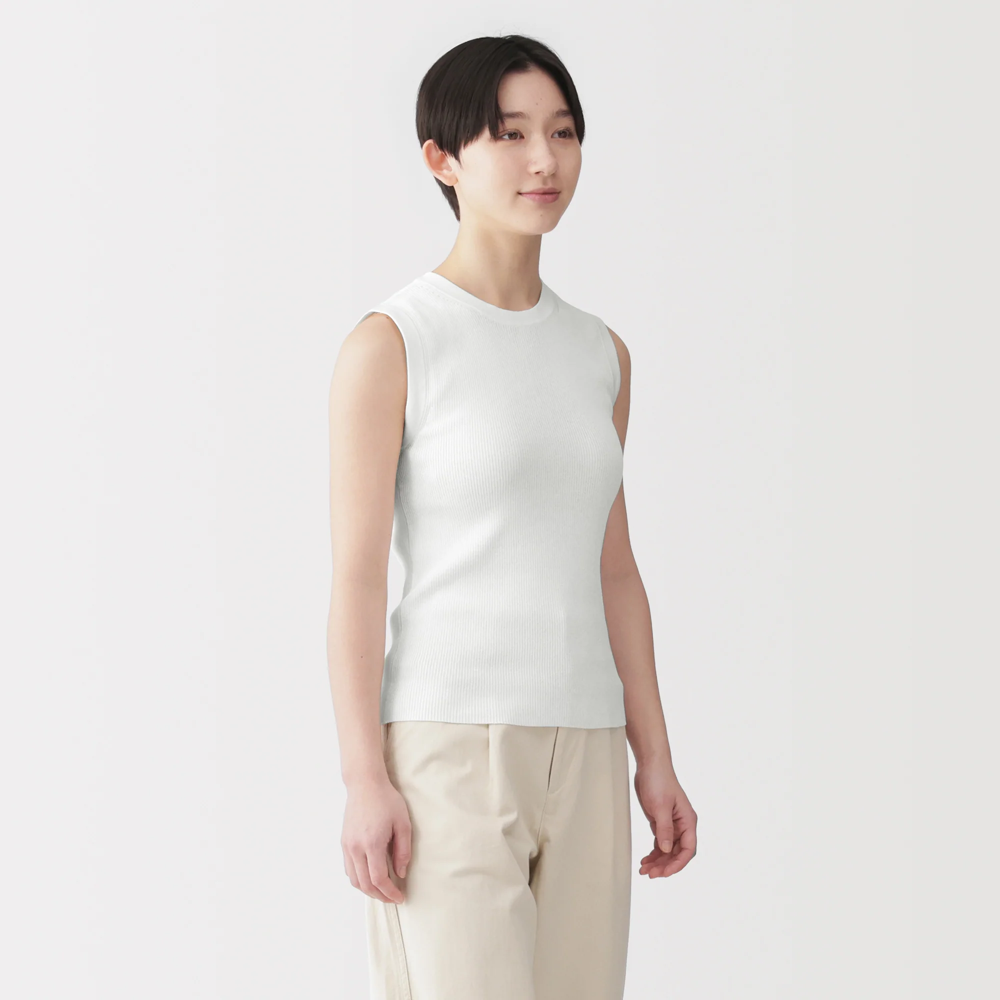 Light Knit Sleeveless Sweater - Image 17