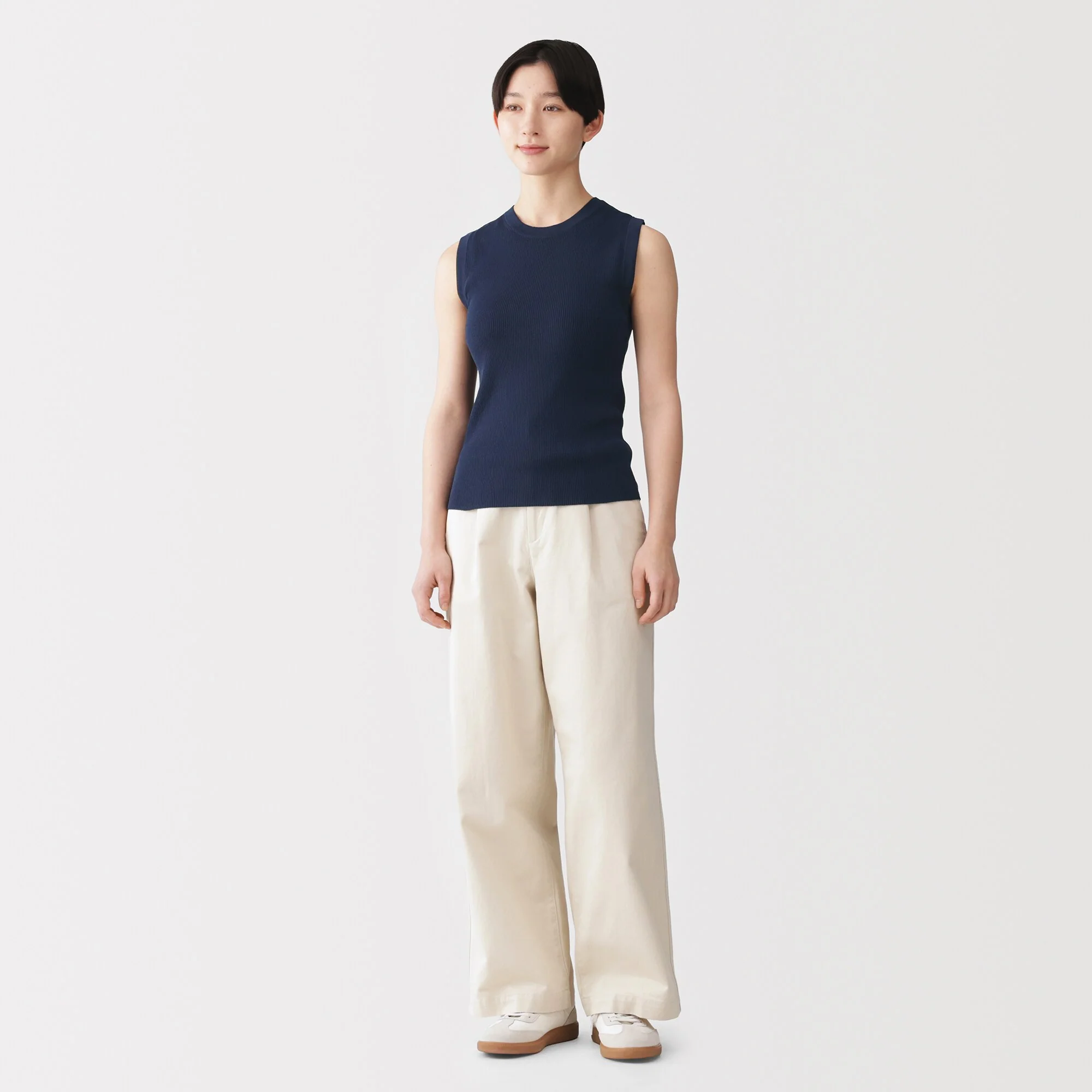 Light Knit Sleeveless Sweater - Image 25