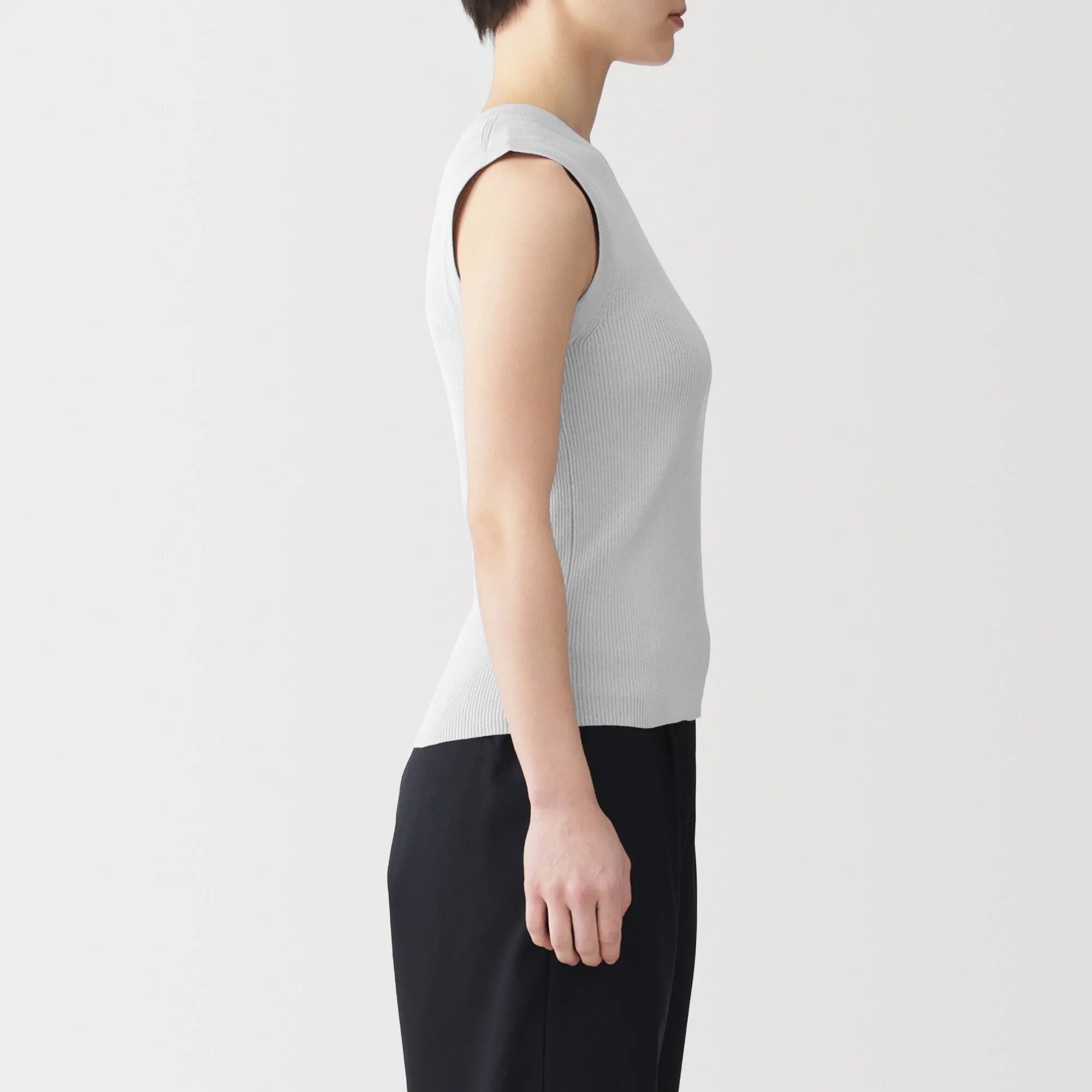 Light Knit Sleeveless Sweater - Image 26