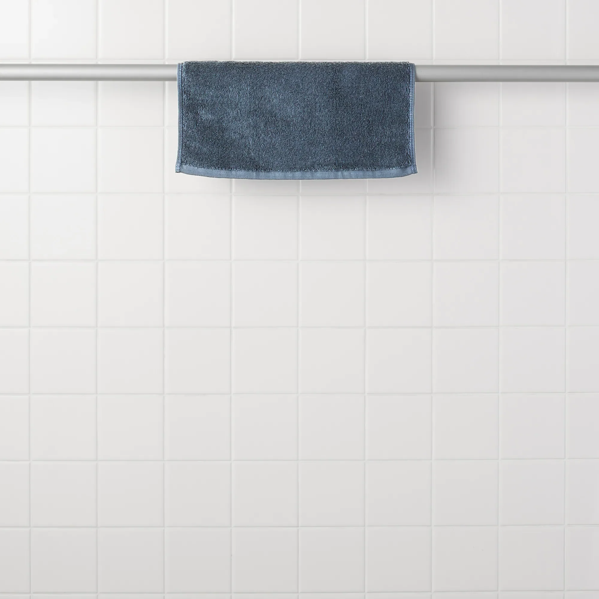 Organic Cotton Pile Hand Towel With Loop - Image 4