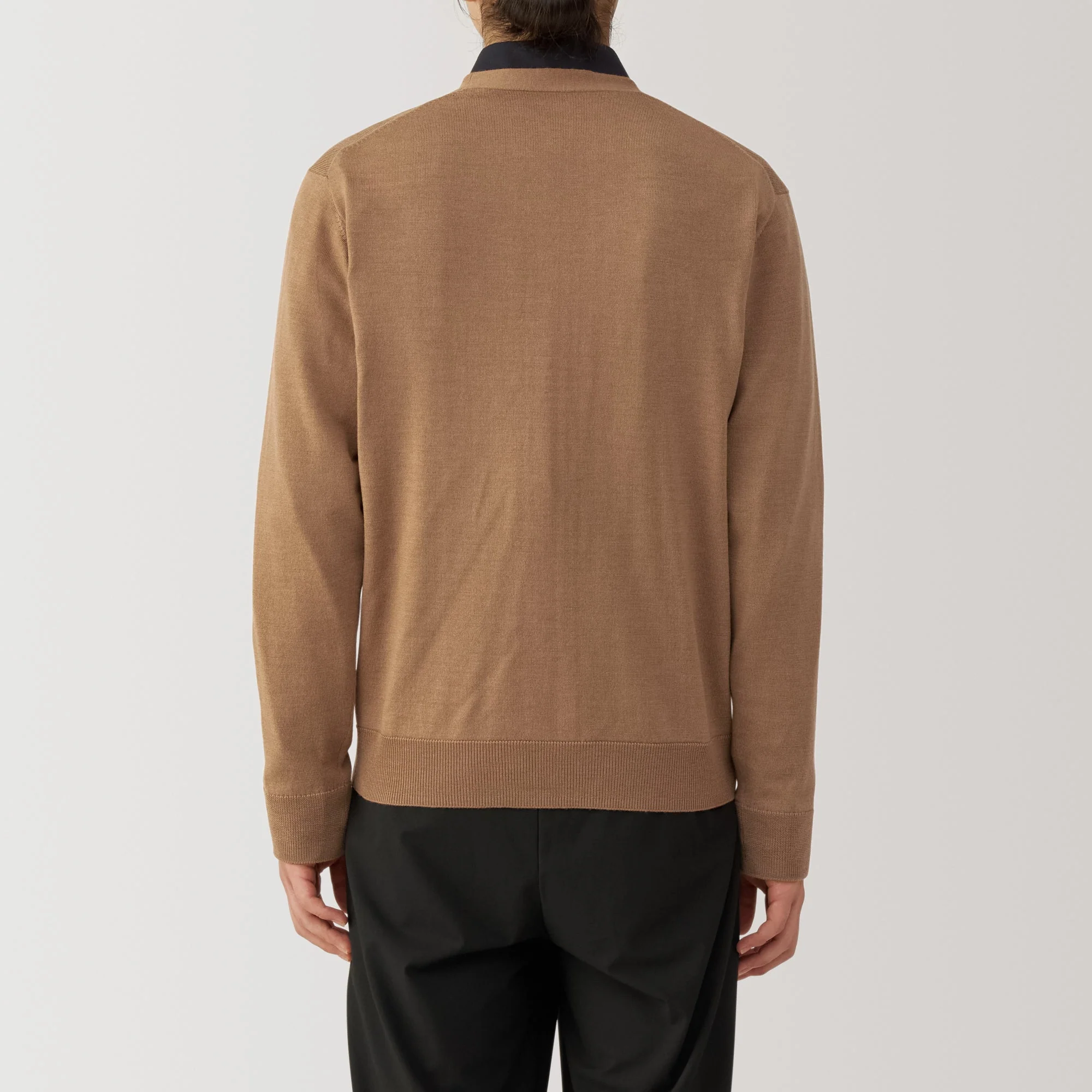 Men's Washable High-Gauge V Neck Cardigan - Image 6