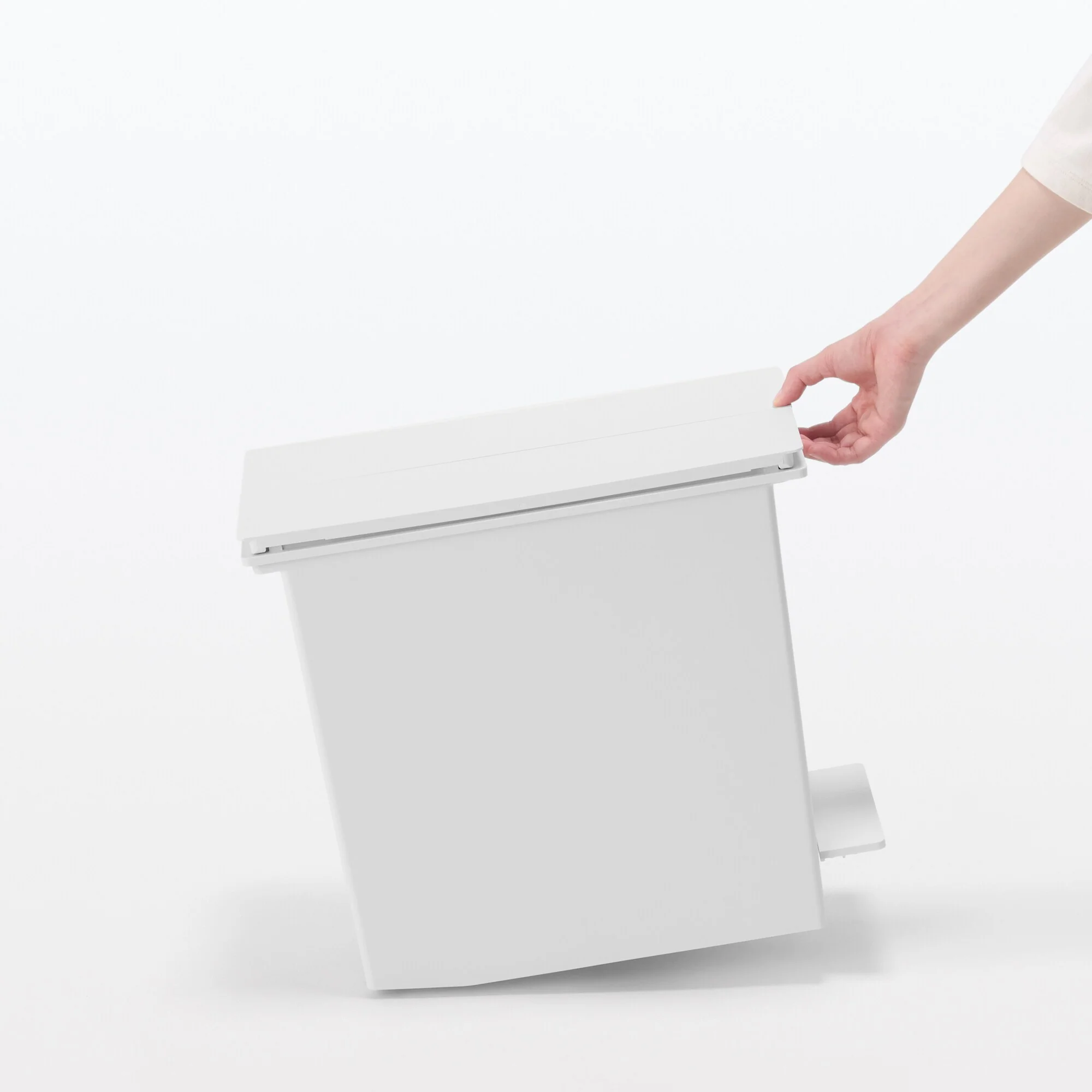 Polypropylene Pedal Dust Bin with Double-Hinged Lid - 21.2 L - Image 7