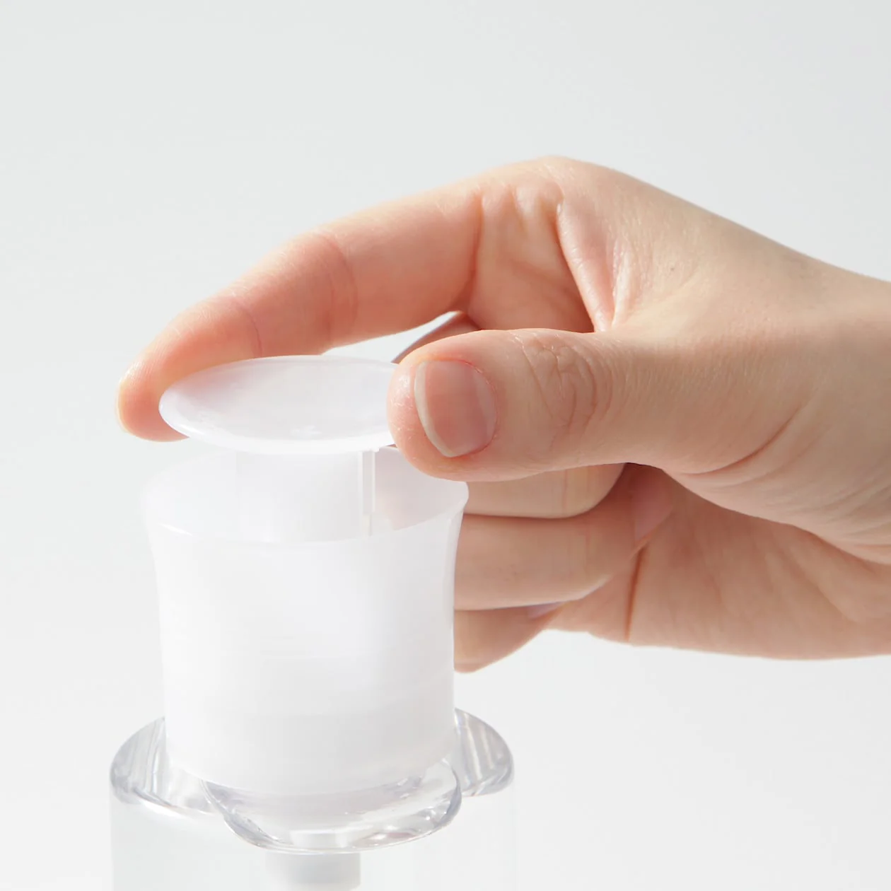 Pump Head for Cotton Pads - Image 5