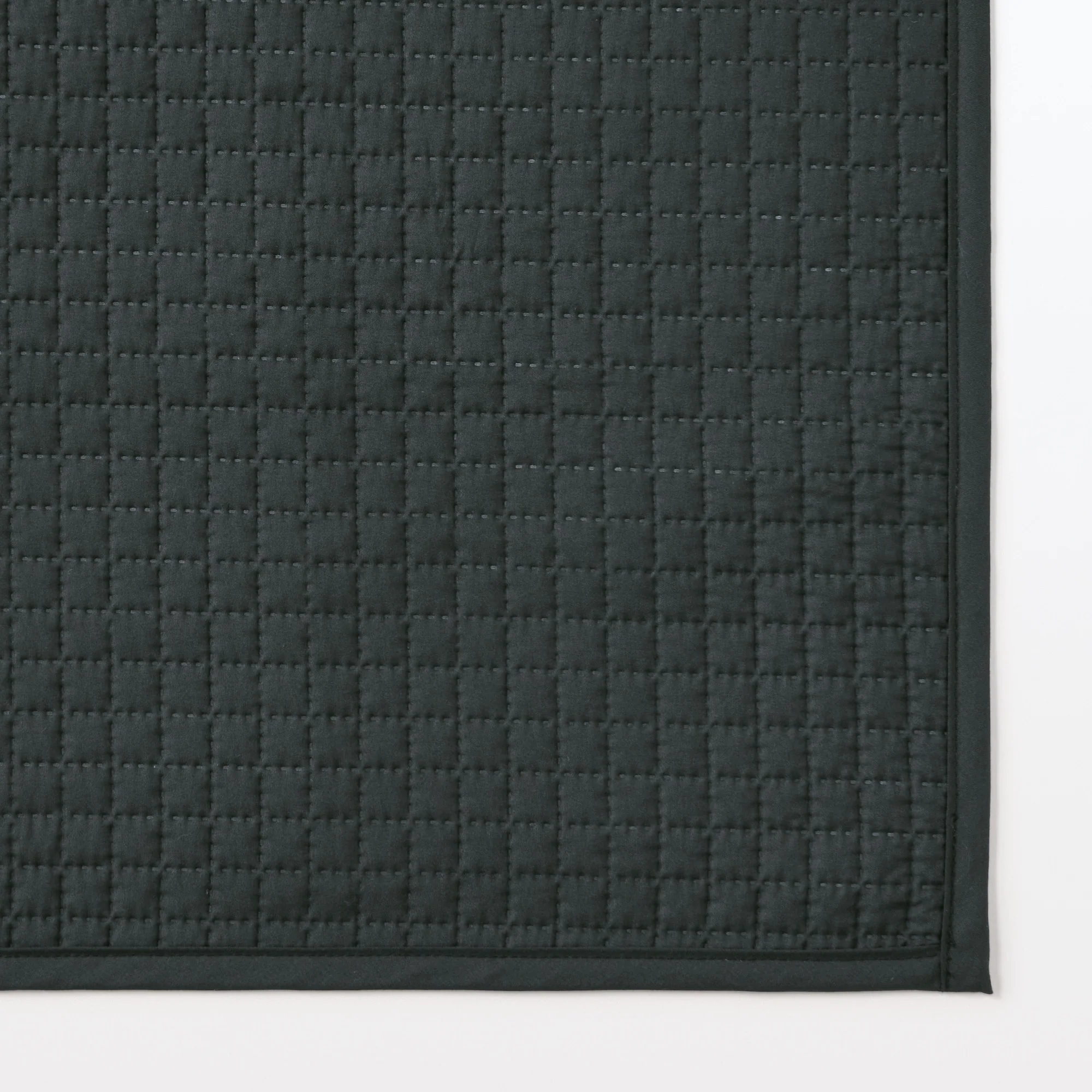 Quilted Picnic Blanket (90 x 90 cm) - Image 9