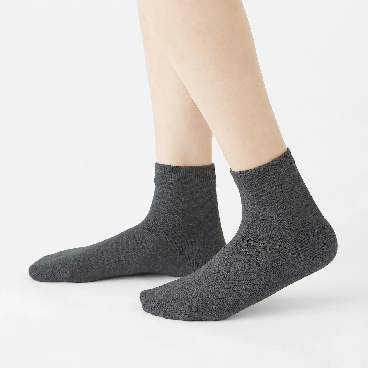 Right Angle Loose Top Short Socks - Image 14