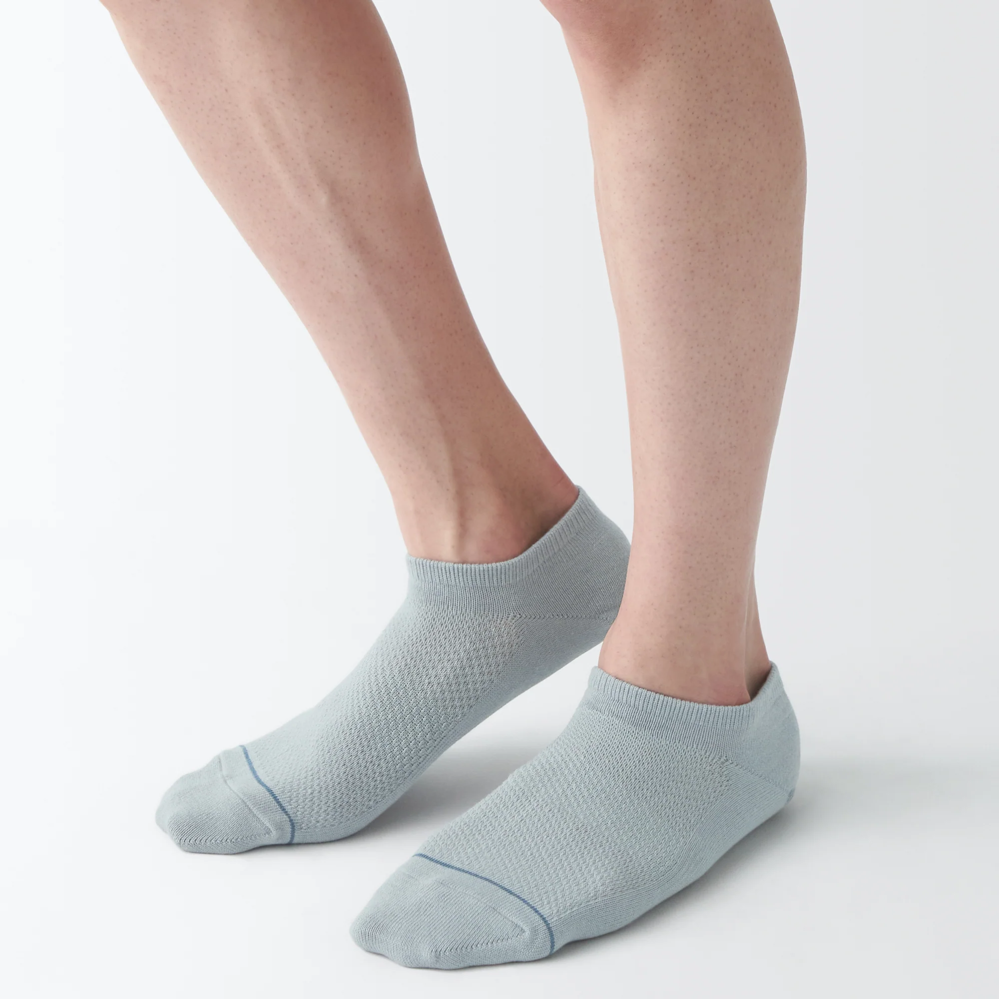 Right Angle Breathable Mesh Sneaker Socks - Image 3