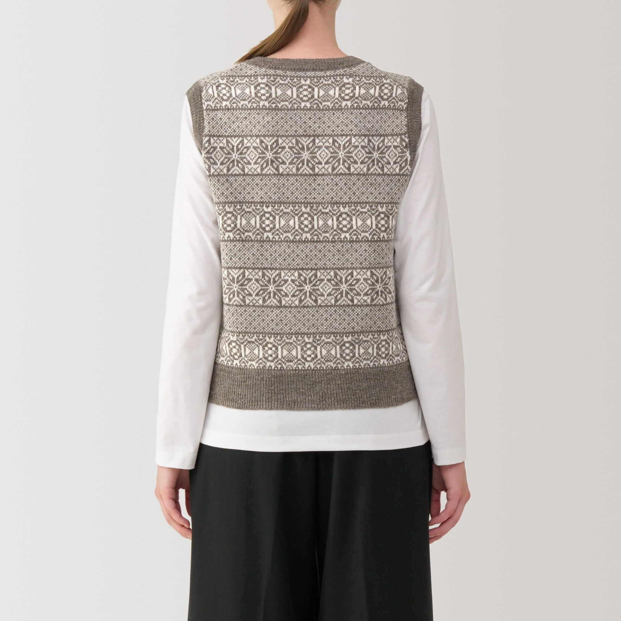 Women's Andes Wool Jacquard Pattern Vest - Image 6